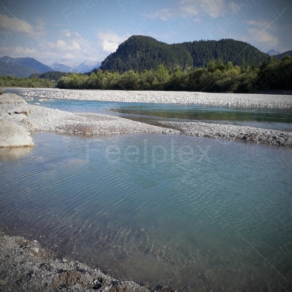 Sanftes Wasserrauschen am Lech