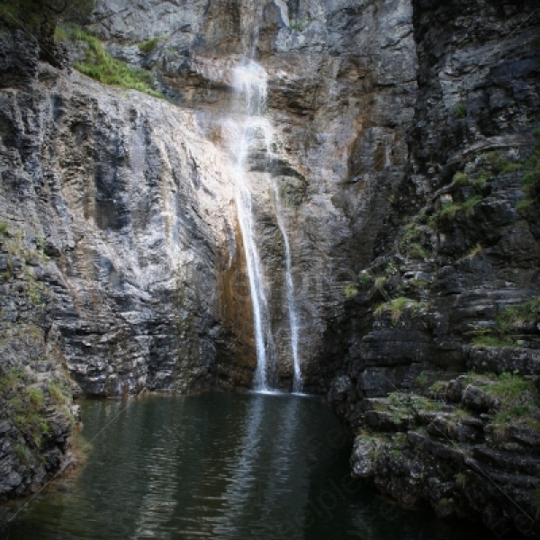 Großer Wasserfall im Tal der Stuibenfälle