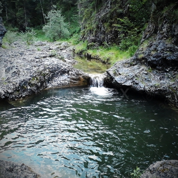 Wasserbecken der Stuibenfälle