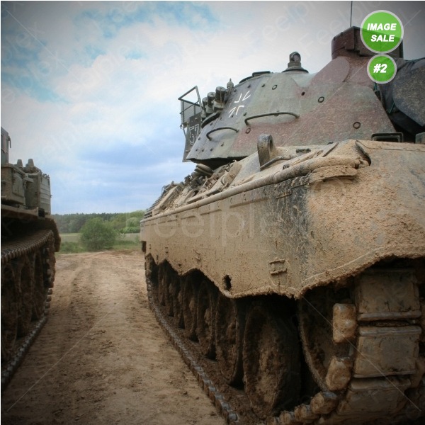 Leopard 1A3 und T55-T: Panzer auf dem Feld