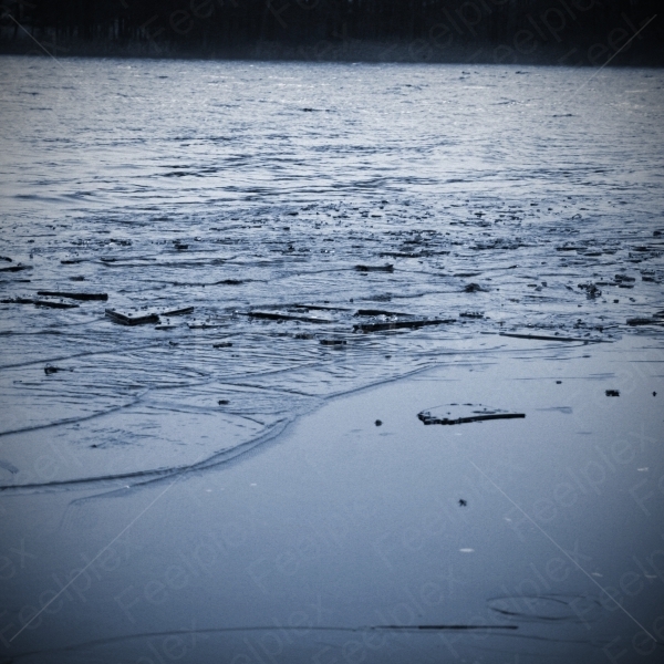 Treibende Eisschollen