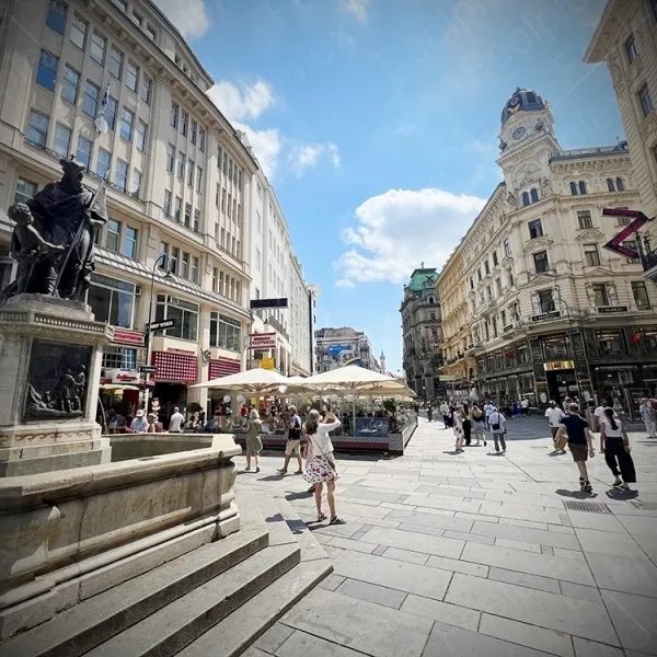 Stadtmoment Wien: Mittagsklänge am Leopoldsbrunnen