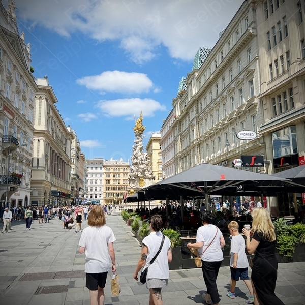 Stadtmoment Wien: Mittagsklänge am Leopoldsbrunnen
