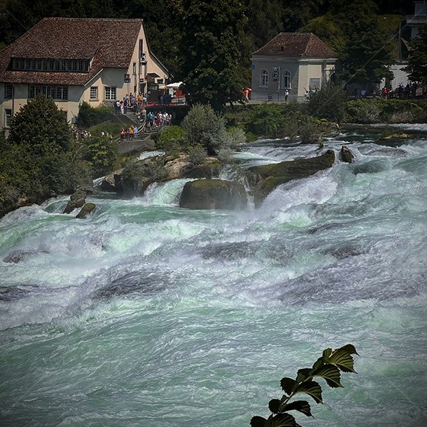 Wasserwirbel am Rheinfall