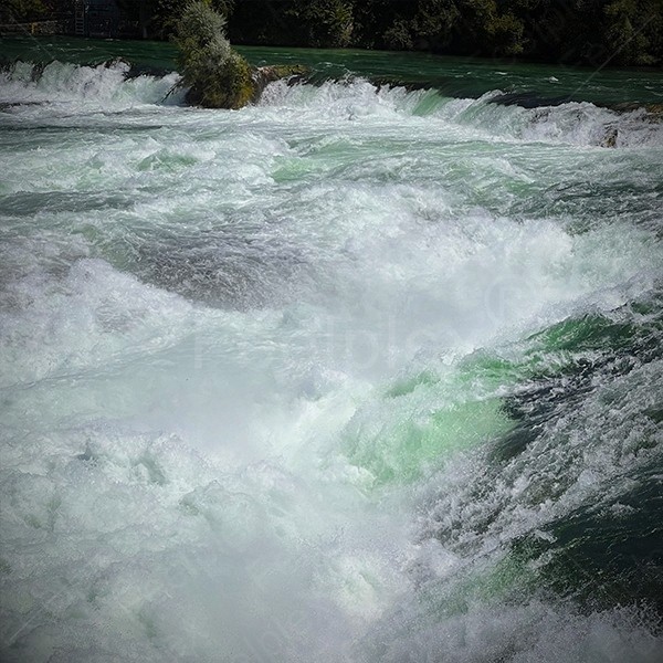 Wasserwirbel am Rheinfall