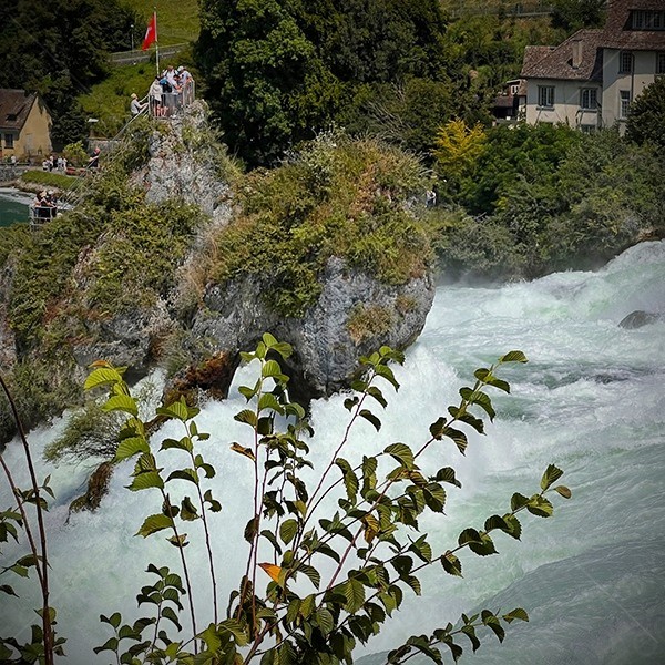Wasserwirbel am Rheinfall