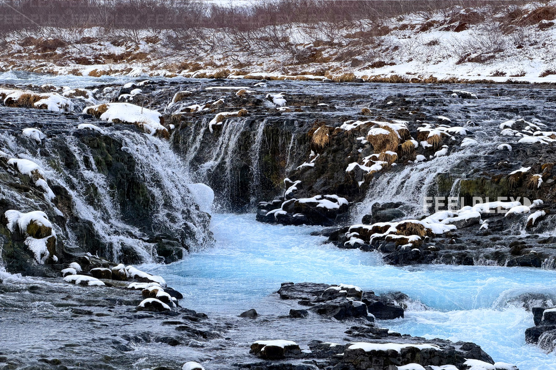 Weiter Blick über den Brúarfoss