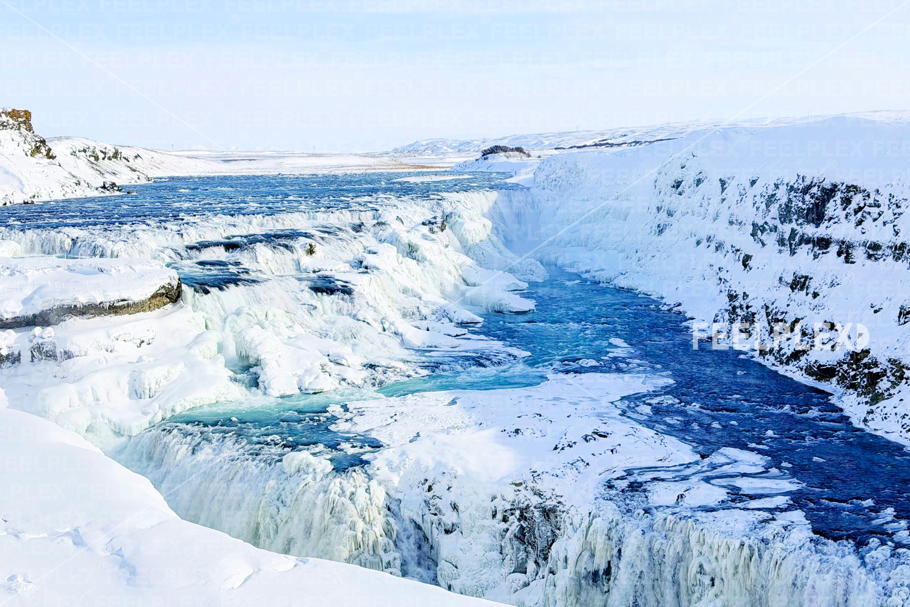 Weiter Blick über den Brúarfoss